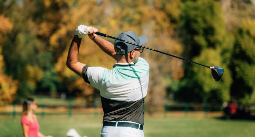 tips for maintaining balance in your golf swing