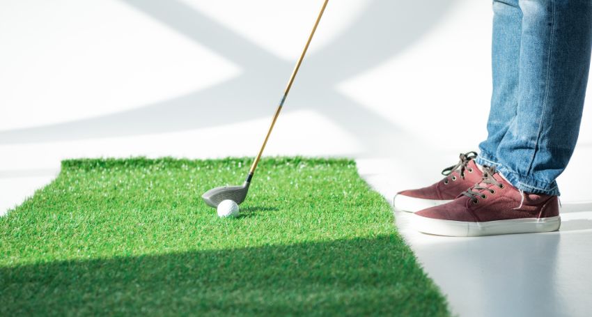 how to play virtual golf​