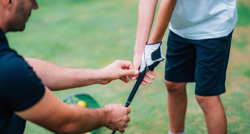 how do you custom fit golf clubs