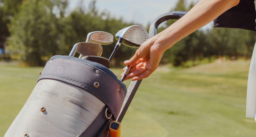 how to clean golf clubs​