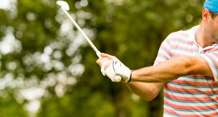 how to maintain wrist angle in the golf swing​