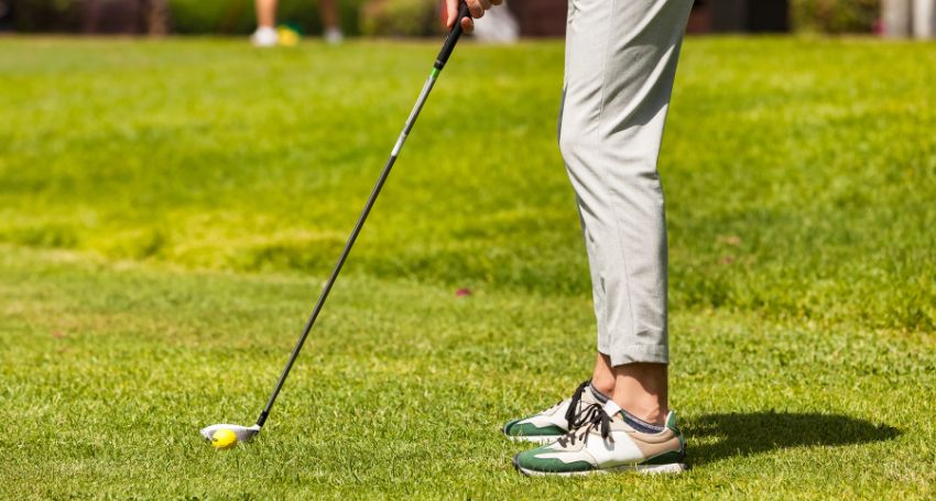 who should use a stiff shaft golf club​