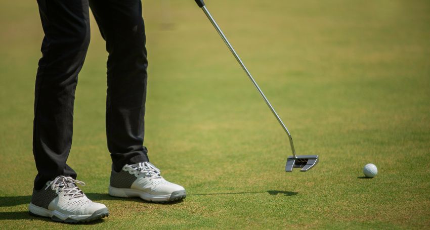 what causes a slice in golf​